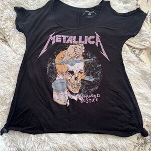 Metallica “Damaged Justice” Cold Shoulder Band Tee Women’s Large